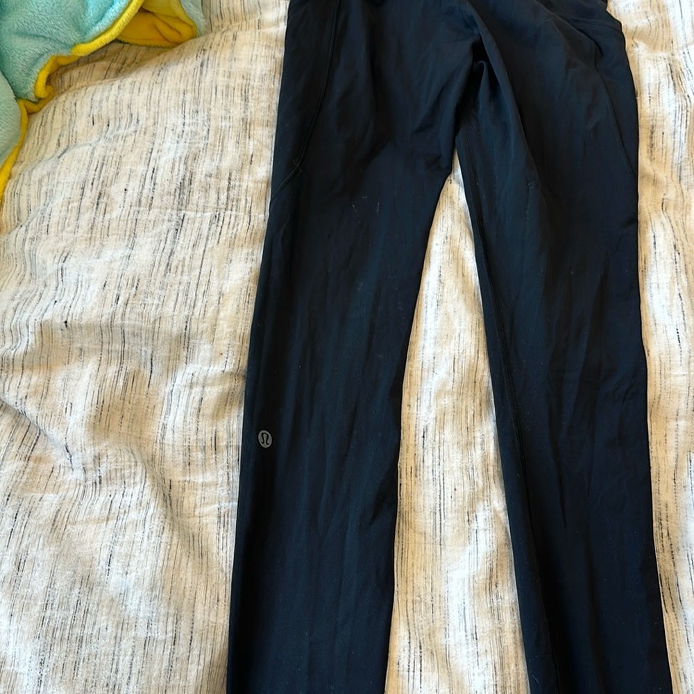 Lululemon black legging size 4